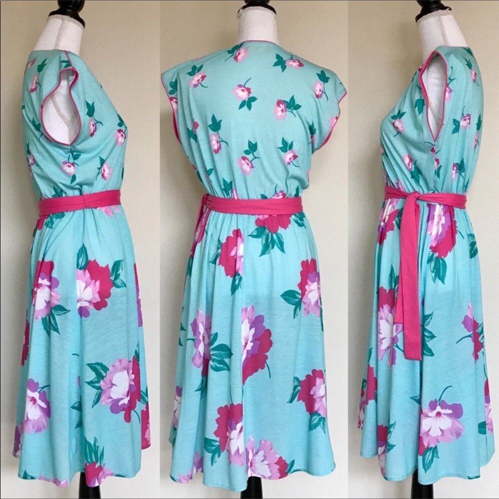 Vintage Floral print dress.